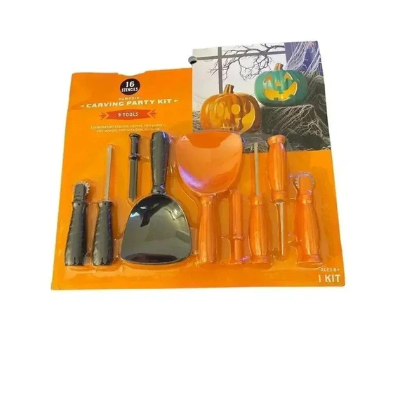 Hyde and Eek 16 Stencils Halloween Pumpkin Carving Party Kit New - Picture 1 of 2